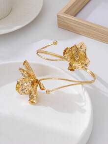 1 chiếc vòng tay hoa kim loại bất đối xứng thời trang, thích hợp cho nữ giới đeo hàng ngày, mùa hè, đi nghỉ mát. - vàng vàng - Xem 4