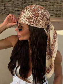 1 chiếc khăn vuông lớn in hoa dành cho nữ, 90cm, chất liệu satin mềm mại, thích hợp cho đi biển, nghỉ lễ. - Màu be - Xem 5