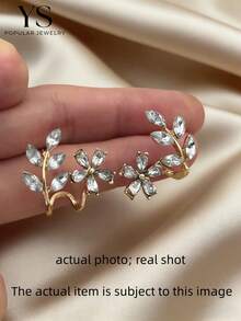 1 Pair Elegant Fashionable Double Piercing Effect Stud Earrings, Spring/Summer Resin Leaf White Series Jewelry, Women's Business & Vacation Dual-Use Earrings - White Crystal - View 3