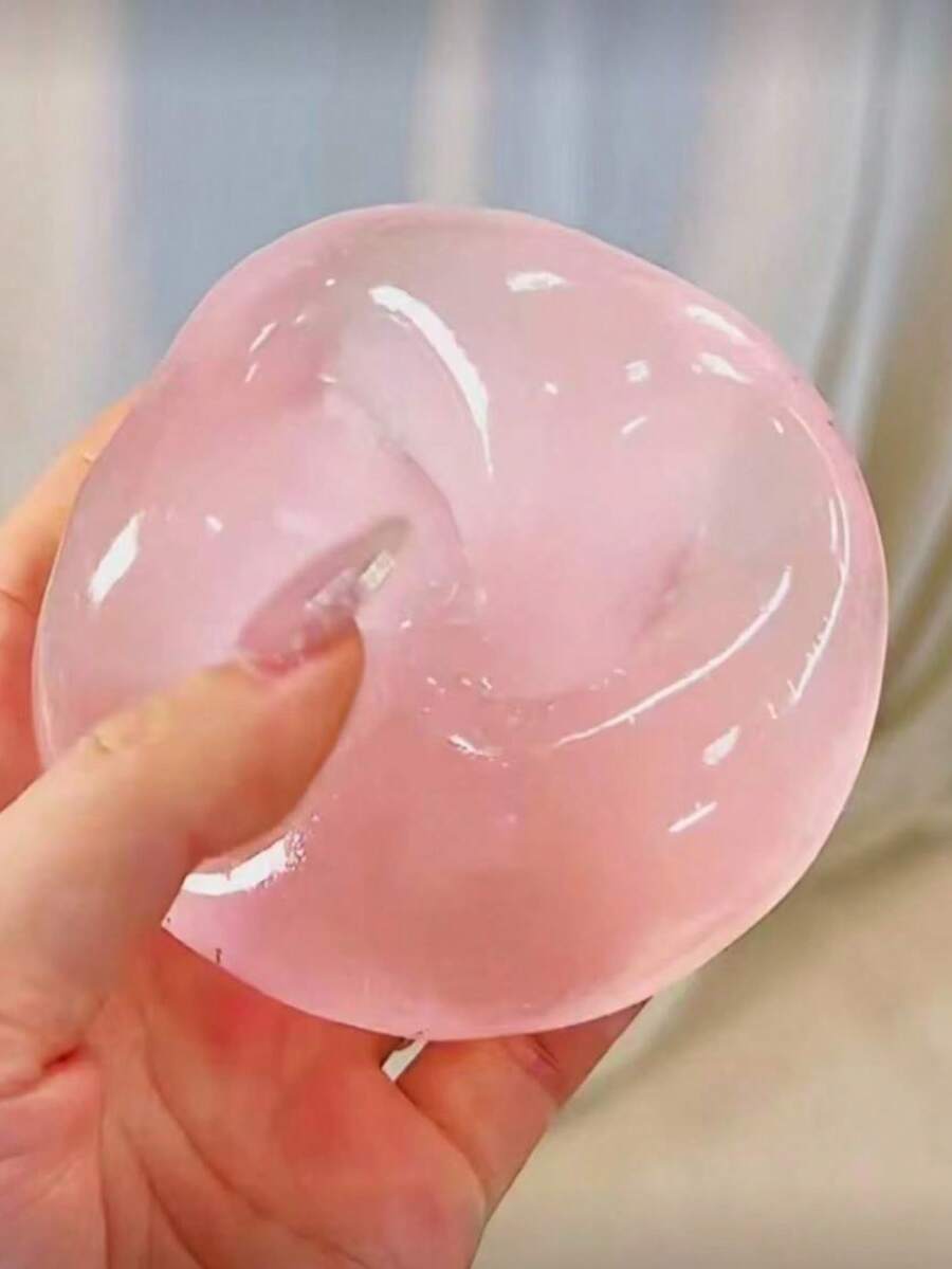 1个蓝色/粉色椰子油慢回弹减压球，缓解焦虑玩具，适合课堂奖励、派对礼品。圆形麦芽减压挤压玩具，最佳办公桌减压工具，适合作为节日礼物。