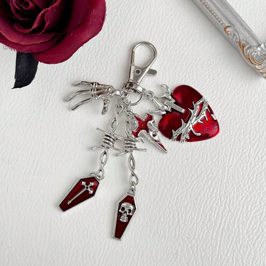 1 Stück Vintage roter Herz-Kreuz Metall Schädel einzigartiger Anhänger, gotischer Schädel handgemachter herzförmiger Sarg, Punk Rock Taschenbaumler, Gothic Stil Accessoire, geeignet für den täglichen Gebrauch, Halloween Geschenk, Gothic Subkultur Musikliebhaber Geschenk, cool, mysteriös, einzigartig, Nischengescenke für Mutter, Vater, Abschluss und Lehrer - Rot - Übersicht 1
