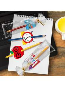 24/48 pièces Décorations de capuchons de crayon Retour à l'école avec 50 pièces de sacs cadeaux transparents. Décorations de crayons thème Retour à l'école avec réveil scolaire, pince à crayon. Décorations de crayons de dessin animé pour cadeaux, récompenses - Multicolore - Voir 6