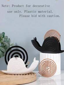 1 бр. Поставка за тамян във формата на охлюв - Креативна сладка декорация за дома, Черна или бяла огнеупорна пластмасова чиния против комари, подходяща за Деня на Свети Патрик, Великден и пролетна декорация на стая, предназначена за баня или жилищно пространство, домашен аромат | Поставка за спирални намотки | Креативен дизайн, ABS пластмасов материал - Многоцветен - Преглед 3