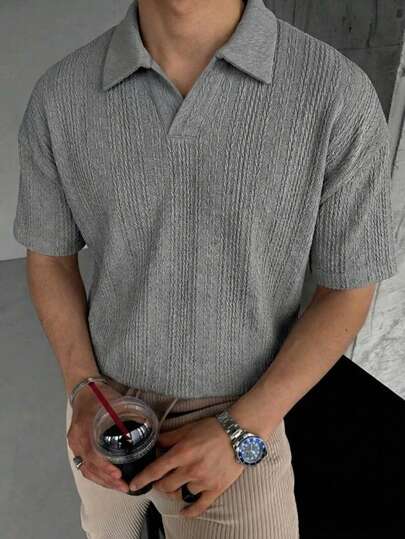 一件 Blueprint Man 男士 Polo 衫，灰色提花领 Polo 衫，垂坠透气针织面料，抗皱，舒适易打理，成熟绅士风格，适合日常、通勤、轻商务、休闲穿着，男士礼物