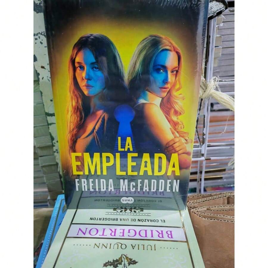 THE EMPLOYEE BOOK - Single Book - View 1