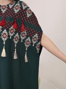 Áo Abaya truyền thống màu xanh lá cây thêu tua rua kiểu mới năm 2026, kiểu dáng thanh lịch, cổ tròn, tay ngắn, thiết kế tua rua kép, áo choàng dài cao cấp trang nhã. - màu xanh lá - Xem 6