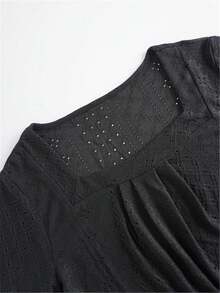 Blusa de manga corta con pliegues en la parte delantera, cuello cuadrado bordado, talla grande, ropa de mujer de primavera/verano, color negro - Negro - Ver 9