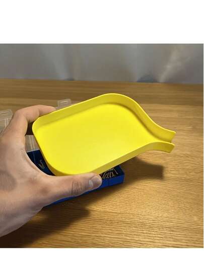 1 khay phễu đựng dụng cụ, mép nâng cao 5mm - Ngăn ngừa ốc vít, bu lông, hạt cườm và các bộ phận nhỏ bị rơi ra ngoài, có nút trượt kín hoàn toàn - Lưu trữ chính xác các bộ phận nhỏ - Giữ cho không gian làm việc sạch sẽ và hiệu quả - Thích hợp cho thủ công, sửa chữa và nhiều hơn nữa.