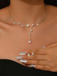 Bộ trang sức dành cho nữ gồm dây chuyền choker kim loại mạ bạc kiểu dáng phóng khoáng và đôi bông tai đính pha lê tối giản. - Bạc - Xem 6