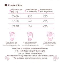 Dép đi trong nhà Hello Kitty in họa tiết da báo, sản phẩm chính hãng của Sanrio, dễ thương và mềm mại, phù hợp cho cả sử dụng tại nhà và thư giãn. - Dép nữ - Xem 4