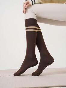 1双女士纯棉瑜伽压缩袜，防滑及膝袜，适用于普拉提、芭蕾、健身，透气渐变压缩袜 - 彩色 - 查看 11