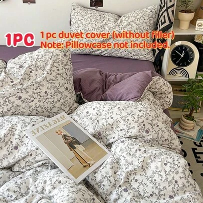 1 bộ ga trải giường in họa tiết tươi mát, có thể giặt được, phù hợp cho phòng ngủ, ký túc xá, du lịch, mọi mùa. Sản phẩm không bao gồm ruột chăn/bông, có dây buộc ở các góc.