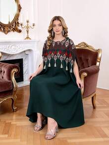 Áo Abaya truyền thống màu xanh lá cây thêu tua rua kiểu mới năm 2026, kiểu dáng thanh lịch, cổ tròn, tay ngắn, thiết kế tua rua kép, áo choàng dài cao cấp trang nhã. - màu xanh lá - Xem 2