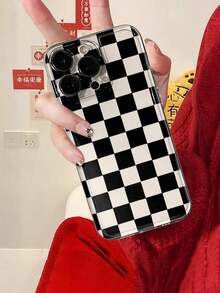 Funda de teléfono de moda con patrón de tablero de ajedrez negro y blanco de TPU, funda de teléfono con protección de 360 grados y protección de lente, funda de teléfono mate de TPU con acabado mate compatible con iPhone y Galaxy 16 16 Pro Max 16 Pro 16 Plus, funda de teléfono 17 Pro Max, regalo de cumpleaños de primavera - Estilo 6 (1 pieza) - Ver 4