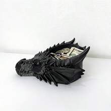1个哥特式龙头首饰托盘,暗黑系桌面装饰。它既是实用的桌面收纳盒,也是一件酷炫的装饰品,是父亲节礼物或惊喜礼物的完美之选。首饰托盘 - 彩色 - 查看 2