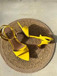 Low Heel Sandal With Leaf Toe - Yellow - View 1