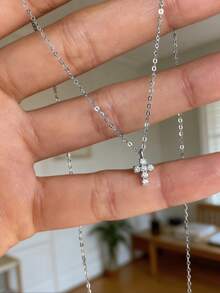 1 chiếc dây chuyền bạc S925 cho nữ, mặt dây chuyền hình thánh giá đính đá Zirconia kiểu Âu và Mỹ, dây chuyền choker sang trọng cổ điển tối giản, thiết kế độc đáo. - đi qua - Xem 7