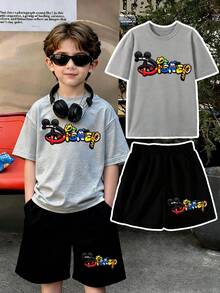Disney Boys' Short-Sleeved Shirt And Shorts Set, Featuring A Creative Mickey And His Companions' Disney Logo Letter Cartoon Pattern Print. This Is A Two-Piece Summer Children's Outfit. The Fabric Is Soft, Comfortable And Breathable, Suitable For Daily Wear, Traveling, Going To School, Shopping, And Playing. It Is An Essential Disney Children's Clothing Gift. - Xám + Đen - Xem 1