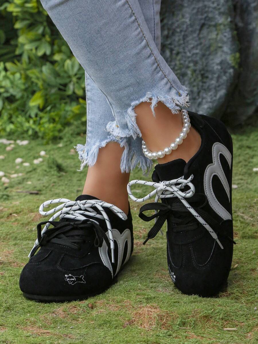 女士新款春秋季时尚运动鞋，复古低帮厚底休闲运动鞋，百搭运动鞋 - 黑色 - 查看 1