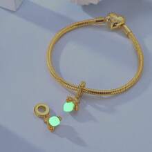 1 pièce breloque d'abeille, de cœur bleu et d'œil mauvais qui brille dans le noir, de couleur or et argent. Parfait pour bracelets, colliers, pendentifs DIY. Convient aux bracelets européens pour femmes. Style nature mignon, cadeau parfait pour les amateurs d'abeilles et les anniversaires. - Argent - Voir 5