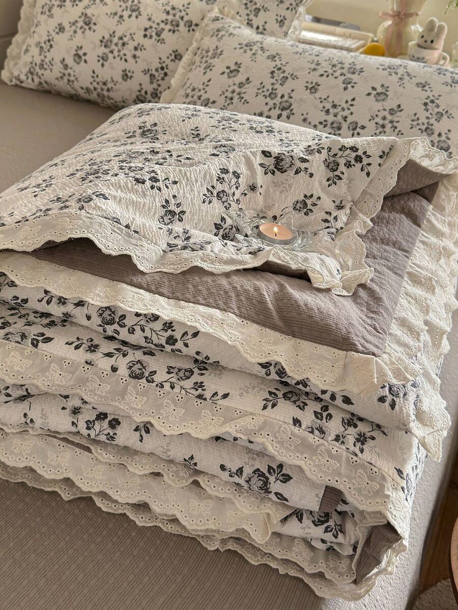 1pc Lace Trim Quilted Thin Blanket, No Pillowcase Included, Cute Pastoral Style, Soft And Comfortable Lace Design Bedding, Suitable For Dorm, Bedroom, Apartment, Etc., Suitable For Spring And Autumn - Maroon - View 1