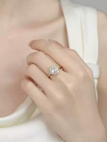 1 chiếc nhẫn nữ hình hoa 6 chấu, vàng 18K sang trọng đính đá Cubic Zirconia lấp lánh, kiểu dáng bông tuyết hình học 6 chấu dành cho nữ. - hoa - Xem 3