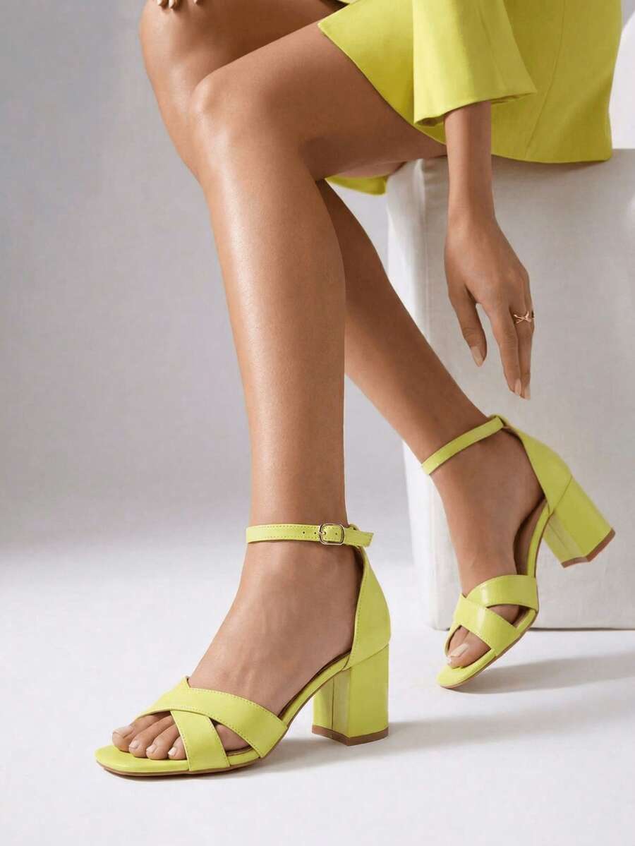 Casual Fashion Solid Color Versatile Open Toe Chunky Heel Women Sandals - Yellow - View 1