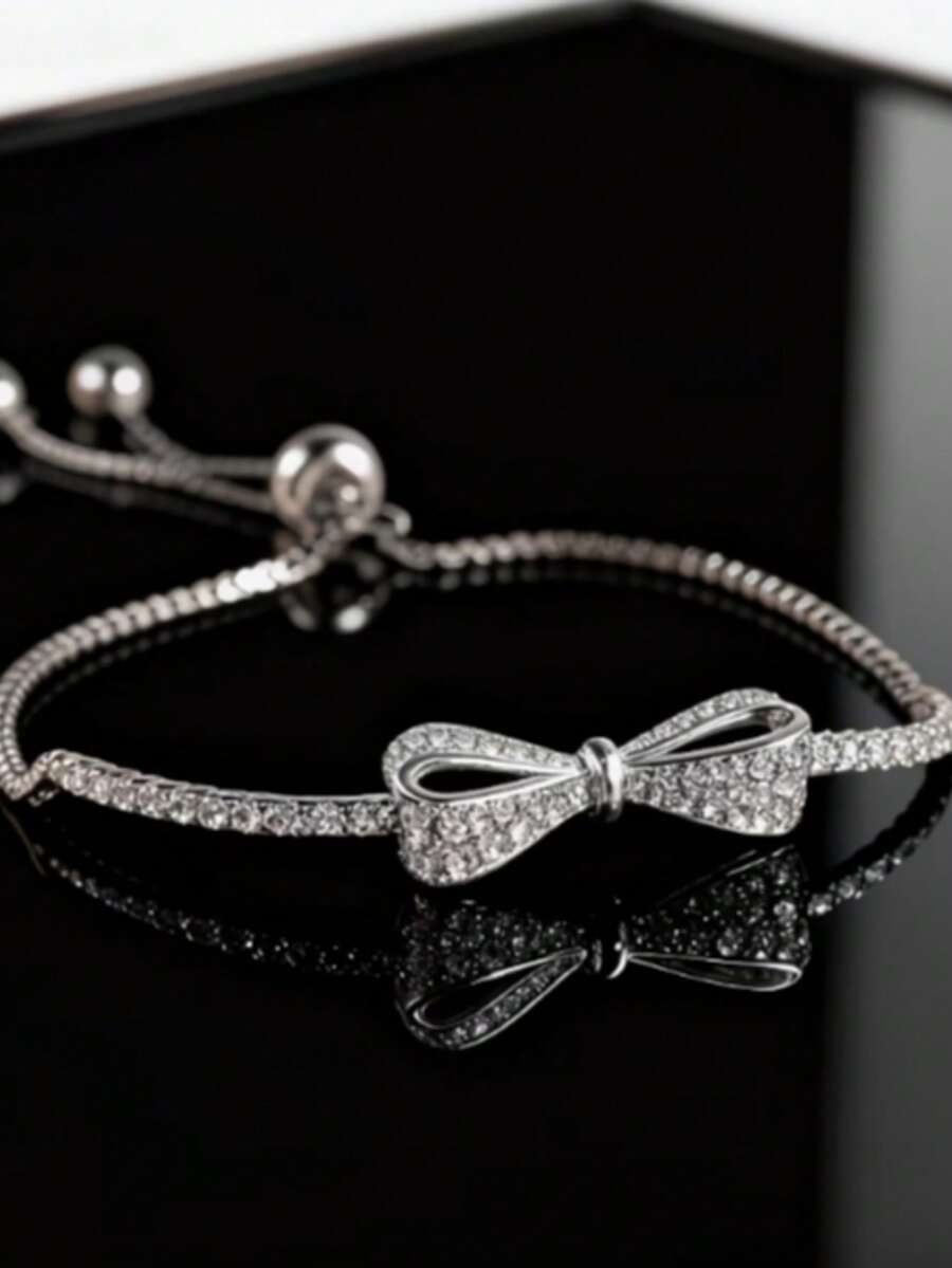 1pc Luxury Fashion Heart-Shaped Inlaid Women's Bracelet, Gift For Friends Party - Silver - View 1