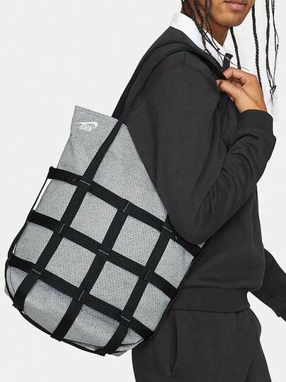  Nike 耐吉 Logo標誌大容量通勤 Tote包購物袋手提單肩包 男女同款情侶款 煙灰拼鐵灰拼山峰白