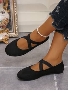 1双女士黑色交叉绑带夏季平底玛丽珍鞋，休闲圆头芭蕾舞鞋款式，适合日常穿着和度假 - 黑色 - 查看 2