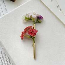 Broche vintage em cobre com formato de tubo de ensaio e flor, um elegante acessório para lapela com estampa floral. Ideal para decorar camisas e ternos. - Multicolorido - Ver 3