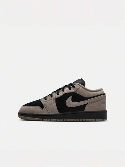 Nike Giày bóng rổ Air Jordan 1 Retro Casual dành cho trẻ lớn