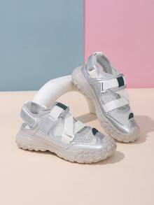 1 Pair Summer New Kids Closed Toe Sports Chunky Sneakers, Beige White, Silver And Dark Green Color Block Design, Dual Hook And Loop Closure For Easy On/Off, Toe Design Effectively Protects Toes, Suitable For Outdoor, Beach, School Sports - Silver - View 3