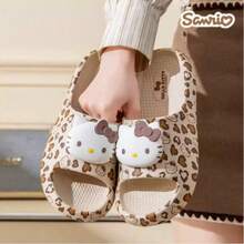 Dép đi trong nhà Hello Kitty in họa tiết da báo, sản phẩm chính hãng của Sanrio, dễ thương và mềm mại, phù hợp cho cả sử dụng tại nhà và thư giãn. - Dép nữ - Xem 3