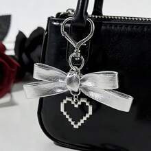 1 pieza Llavero colgante con corazón de píxeles Y2K, lindo encanto de lazo de metal para bolso, accesorio de bolso nicho para chica - Multicolor - Ver 6