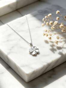 时尚四叶草项链，精致银色幸运吊坠项链，精美颈链，完美的派对和日常珠宝礼物，适合女性佩戴。 - 彩色 - 查看 4