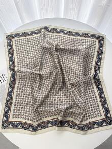 1 chiếc khăn vuông trơn màu dành cho nữ, kích thước 70x70cm, kiểu khăn tay, thích hợp cho kỳ nghỉ và du lịch. - Màu be - Xem 4