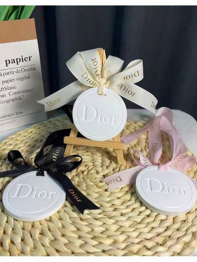 1个悬挂式香氛袋，持久留香，适用于汽车、衣柜、浴室、卧室、家居装饰，圣诞节、情人节等节日礼物