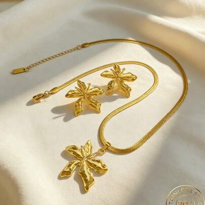 Gold Flower Necklace, Women's Resort Jewelry, Floral Jewelry, Bold Floral Statement Necklace, Summer Pendant Necklace, Beach Essential Gift