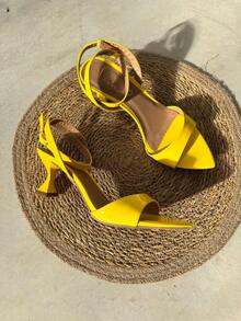 Low Heel Sandal With Leaf Toe - Yellow - View 2