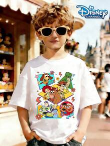 The Entire Cast Of Toy Story From Disney, Including Buzz Lightyear, Woody And Slinky Dog, Etc., Are Gathered Together. The Design Features Contrasting Color Geometric Frames, With Vibrant Colors Print Pattern Summer Tops,Short-Sleeved Casual And Cute Style  Children's Clothing Design, Girl Clothes,Boy Kids Clothes ,Ropa Para Niños,Teen Girls Clothes, Summer Clothes,Boys Summer Outfits,Boys Clothes,Perfect For Cool Girls. Comfortable And Breathable Children's Short-Sleeved T-Shirt. Comfortable And Casual Wear All Year Children's Clothes,Comfortable & Lightweight, Iconic Print For Mix-And-Match Outfits,Suitable For Both Boys And Girls. - 白色 - 查看 1