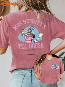 Disney License T Shirts,Disney Toy Story Mrs. Nesbitt's Tea House T-Shirt, Women's Buzz Lightyear Graphic Print Short Sleeve, Casual Movie Themed Top ,Camiseta, Summer Outfits For Women, Summer Clothes, Summer Tops, Tops For Women, Festival Outfits, Summer Tops For Women, Mother's Day, Mother's Day Clothing, Gifts For Family And Friends, Spring Outfits For Women, Officially Licensed Disney T-Shirts, Disney Men's And Women's Spring/Summer Fashion Casual Short-Sleeve T-Shirts - 玫紅色 - 查看 1