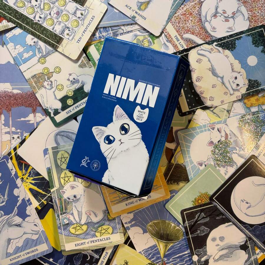 NIMN 白猫黑猫塔罗牌，原创入门卡牌，可爱明信片盒装游戏卡牌，灵兽占卜神谕卡牌套装，适用于占卜、游戏礼品、派对游戏、互动游戏、节日游戏、创意礼品、家庭聚会娱乐卡牌游戏、朋友聚会桌游、节日旅行娱乐游戏、情侣卡牌桌游