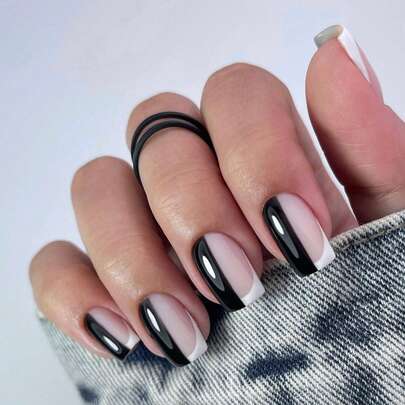 24 móng giả vuông cỡ trung bình, kiểu dáng cá tính, phối màu đen trắng, đầu móng kiểu Pháp.