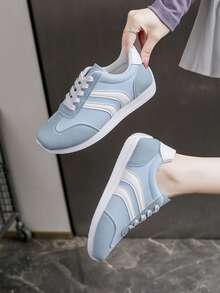 1 đôi giày thể thao đế mềm unisex, kiểu dáng thường ngày, đa năng, có khóa dán, thiết kế tiện lợi dễ xỏ, phù hợp cho mọi mùa. - Màu xanh nhạt - Xem 4