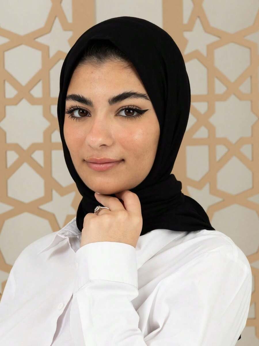 1 chiếc khăn trùm đầu tam giác tiện dụng, thiết kế buộc liền mạch, quấn nhanh chóng không bị tuột, không cần mũ lót hay gấp lại, phù hợp cho mặc hàng ngày, cầu nguyện và đi chơi, đi biển, nghỉ lễ. - màu đen - Xem 1