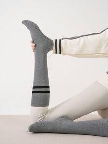 1双女士纯棉瑜伽压缩袜，防滑及膝袜，适用于普拉提、芭蕾、健身，透气渐变压缩袜 - 彩色 - 查看 5