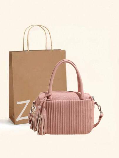 2026新款时尚褶皱女士手提包，清新纯色休闲流苏简约枕形独特设计欧美韩风单肩/斜挎包，适合日常、通勤、购物、送礼、上学等场合。