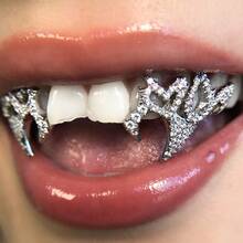 THATBOY Bộ 2 chiếc răng giả mạ vàng hình trái tim bất thường phong cách Hip-Hop, răng nhọn đa giác, sáng bóng, quà tặng cho nam và nữ, răng giả dự tiệc, tuyên ngôn thời trang, phong cách, vẻ ngoài cá tính, răng giả bền, chế tác tinh xảo, răng giả tháo lắp được. - Nhiều màu - Xem 9