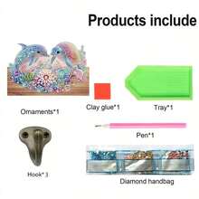 Bộ tranh đính kim cương 2D/phẳng gồm 1 chiếc, kèm móc treo, họa tiết chim, chuồn chuồn, bướm, cá heo, chất liệu gỗ với các viên đá pha lê tròn không đều, dùng để treo tường làm giá treo áo khoác, giá treo khăn, giá treo mũ, giá treo chìa khóa. - Xem 10